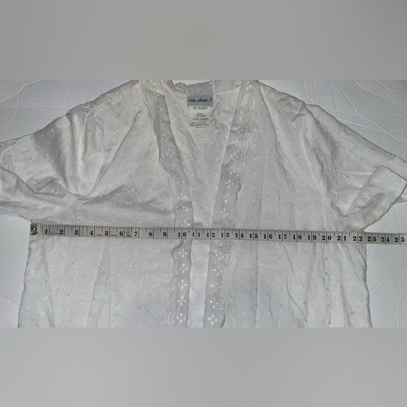 Vintage White Eyelet Coverup Top - Picture 5 of 10